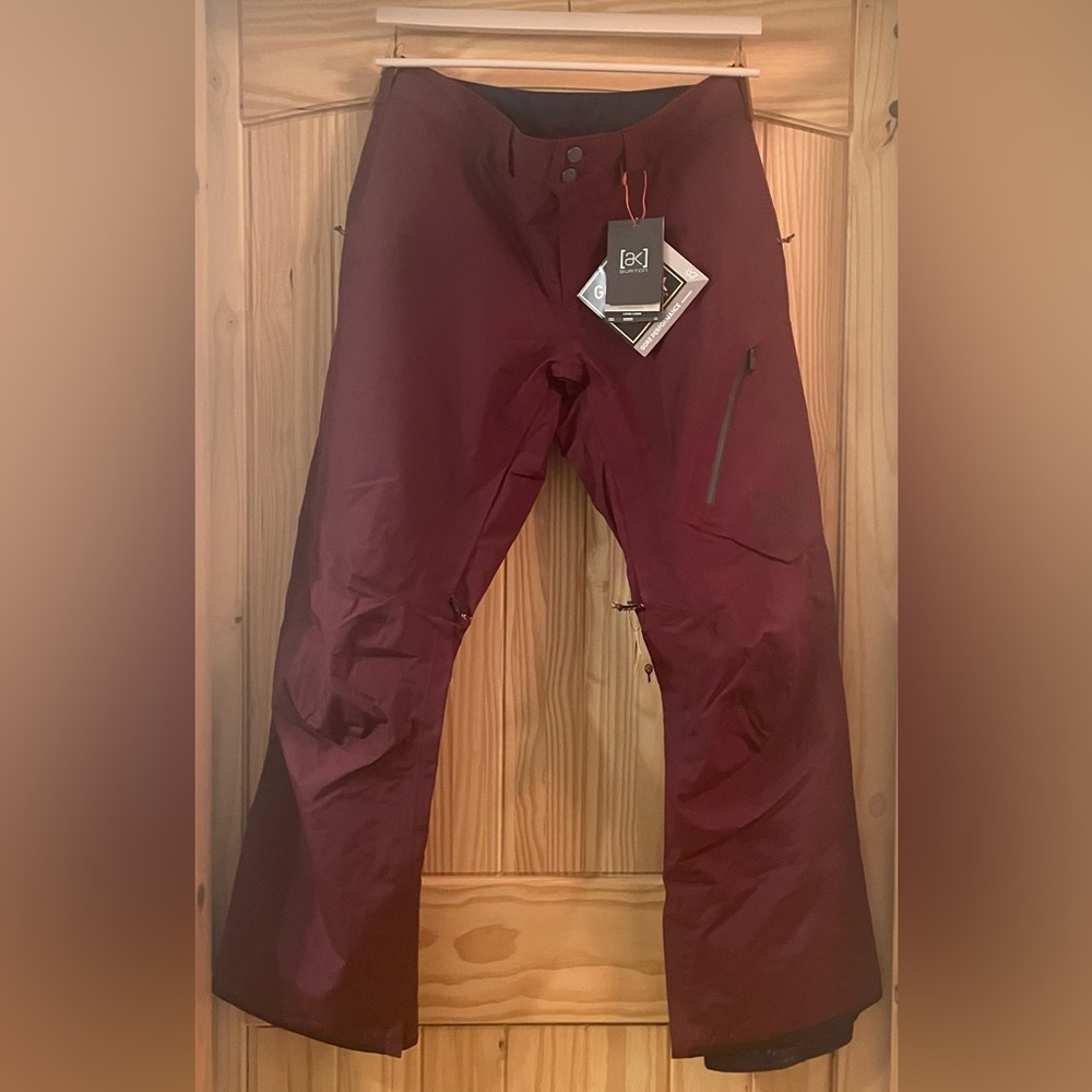 AK Burton Men’s Medium color Port Royal (Maroon/burgundy) Snowboarding Pants NWT